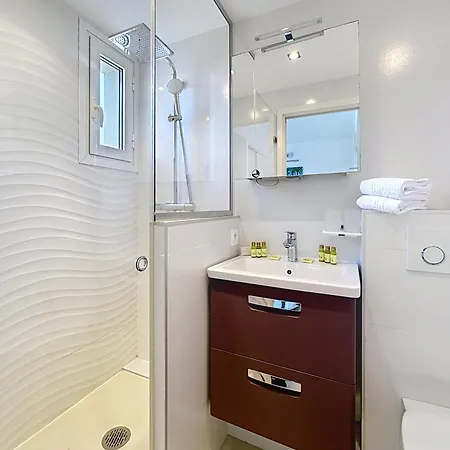 Modern 2-bedroom Stunning Sea View On La Croisette 戛纳